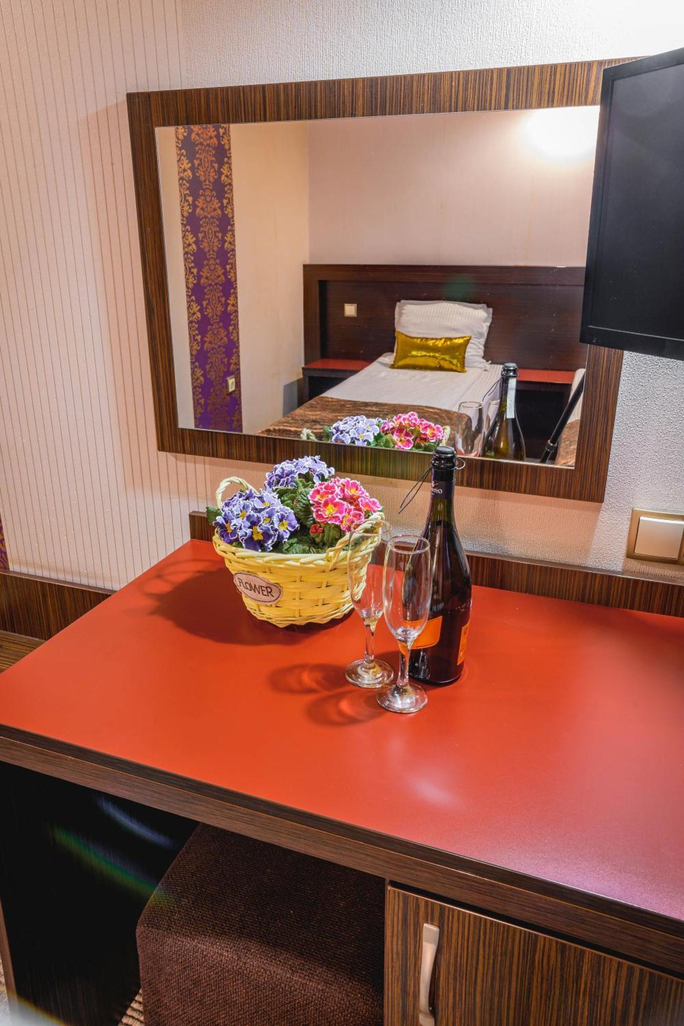 Eleganza Family - Free Parking Hotel 2*