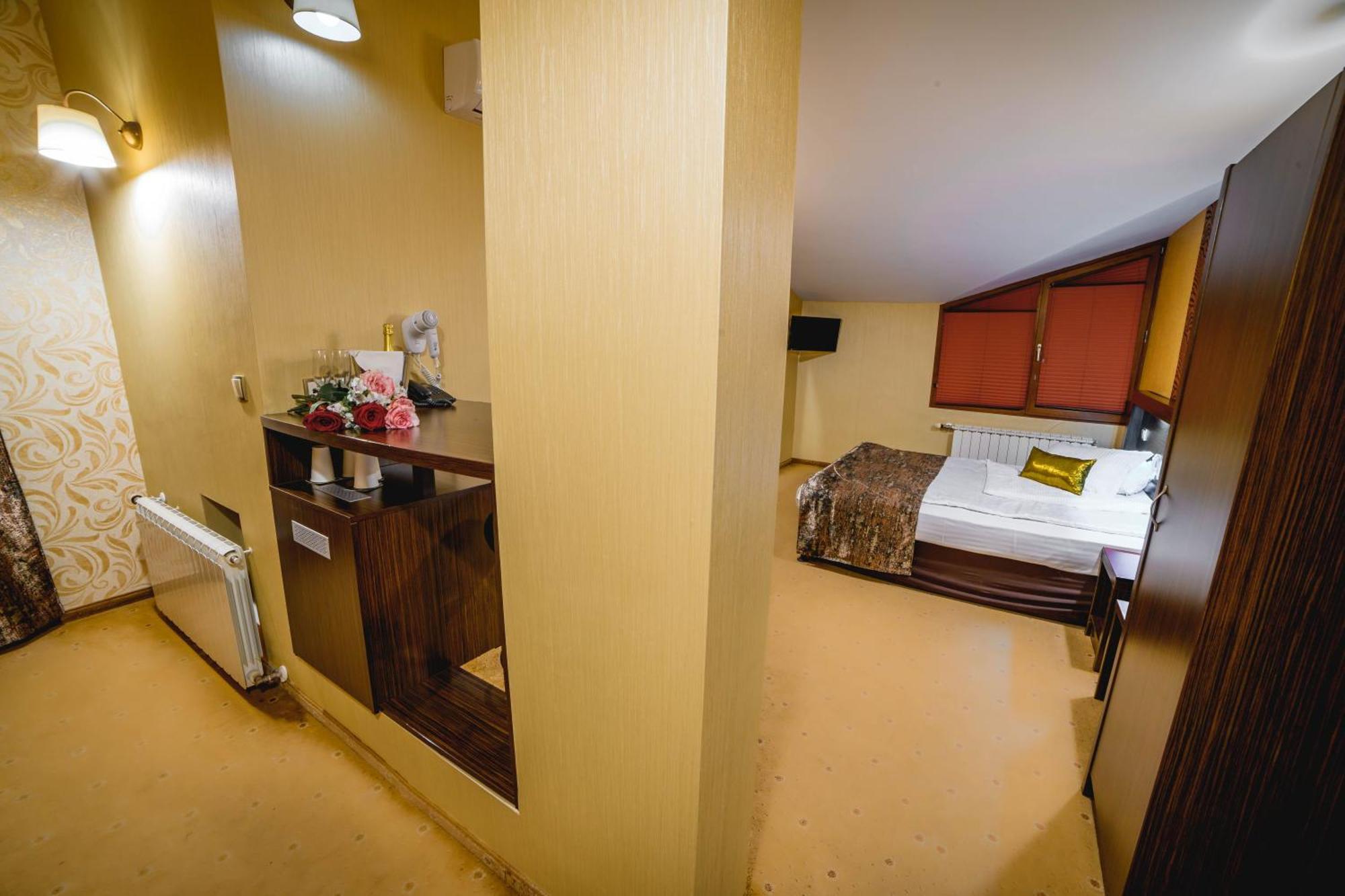 Hotel Eleganza Family - Free Parking 2*