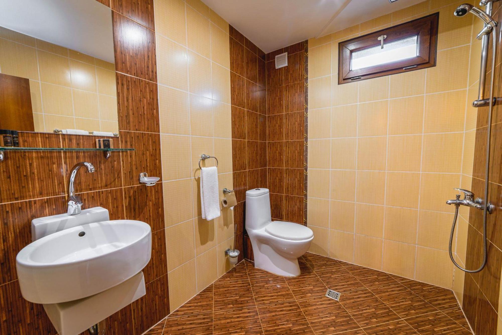 Hotel Eleganza Family - Free Parking 2*